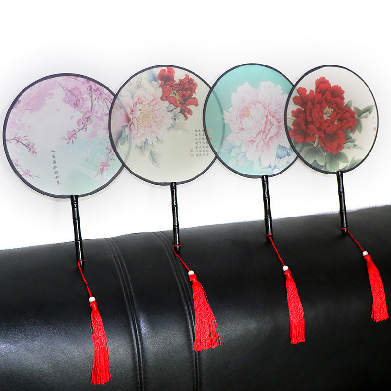 Translucent silk fan
