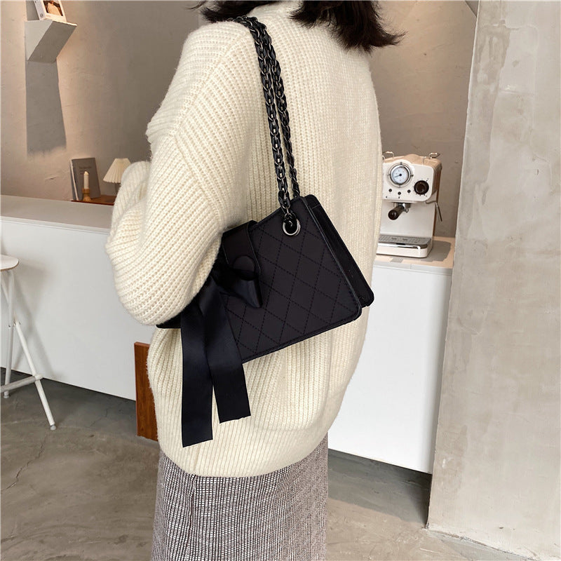 Fashion Silk Scarf One-Shoulder Diamond Chain Bag