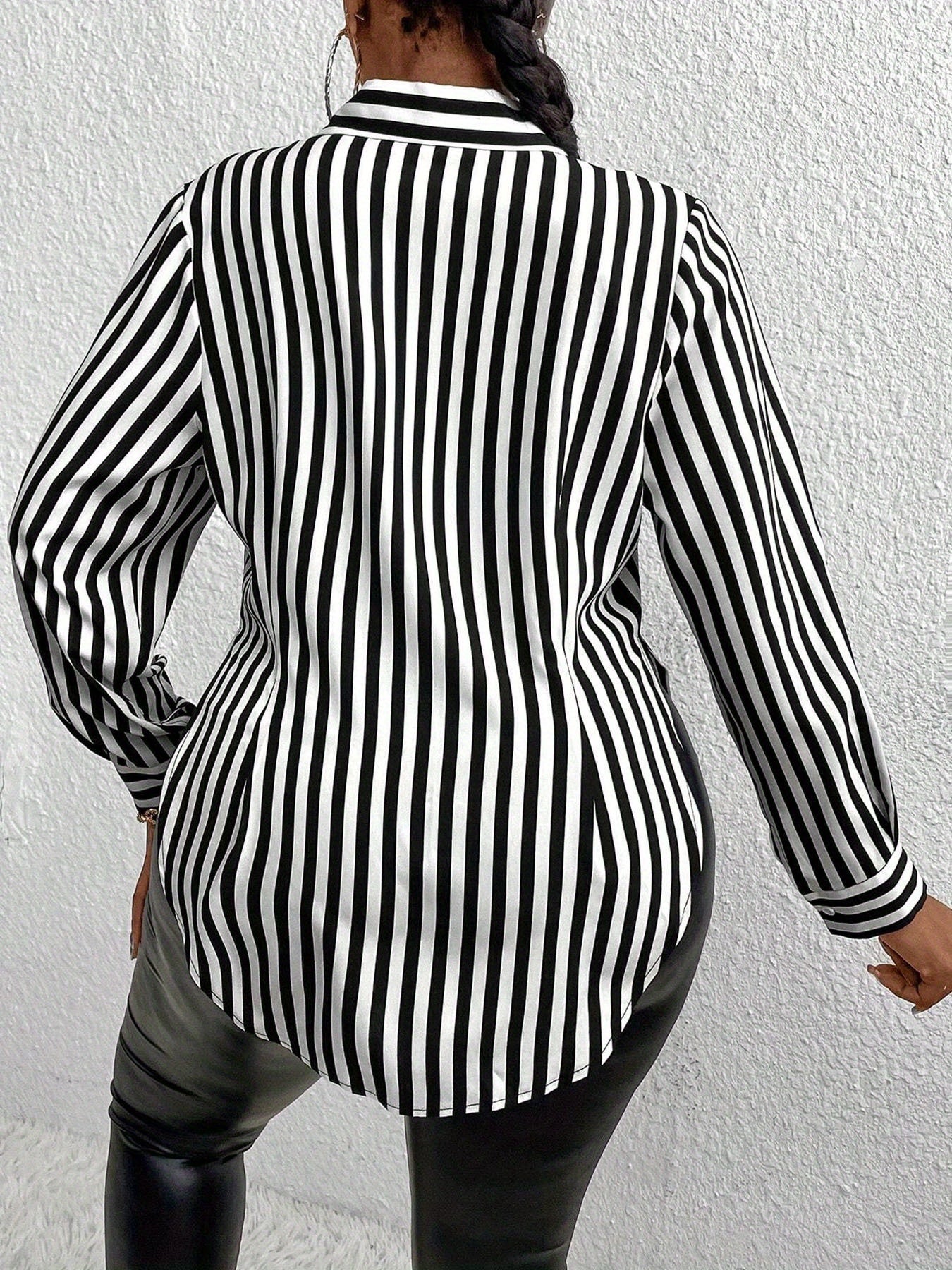 Linea Curve Striped Shirt