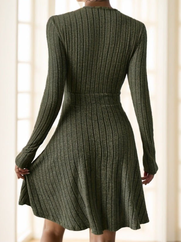 Noir Élan Gown