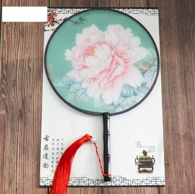 Translucent silk fan