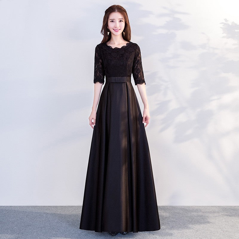 Noir Élan Gown