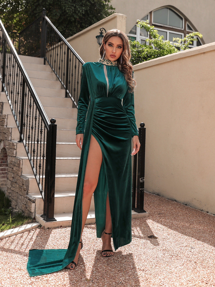 Seoul Seduction – Luxe Velvet High Neck Gown