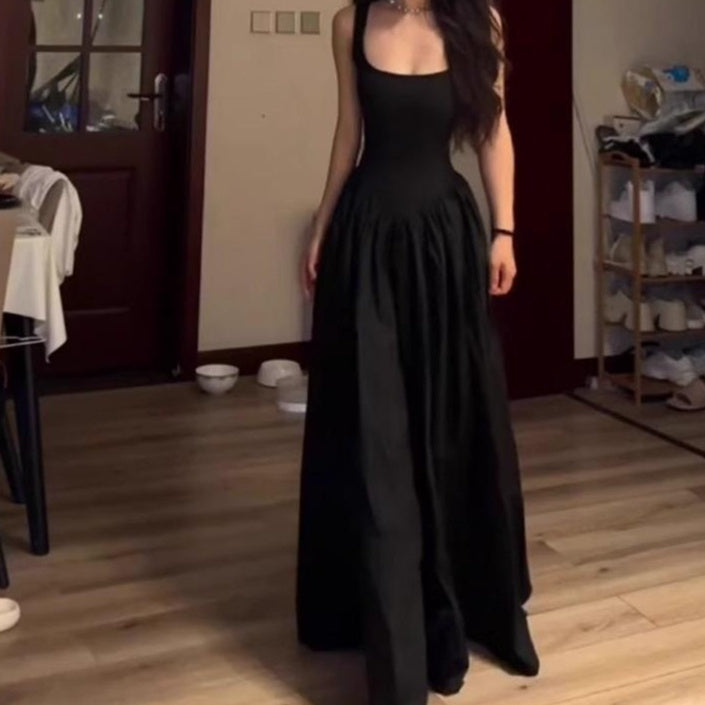 Pearella Curve Dress