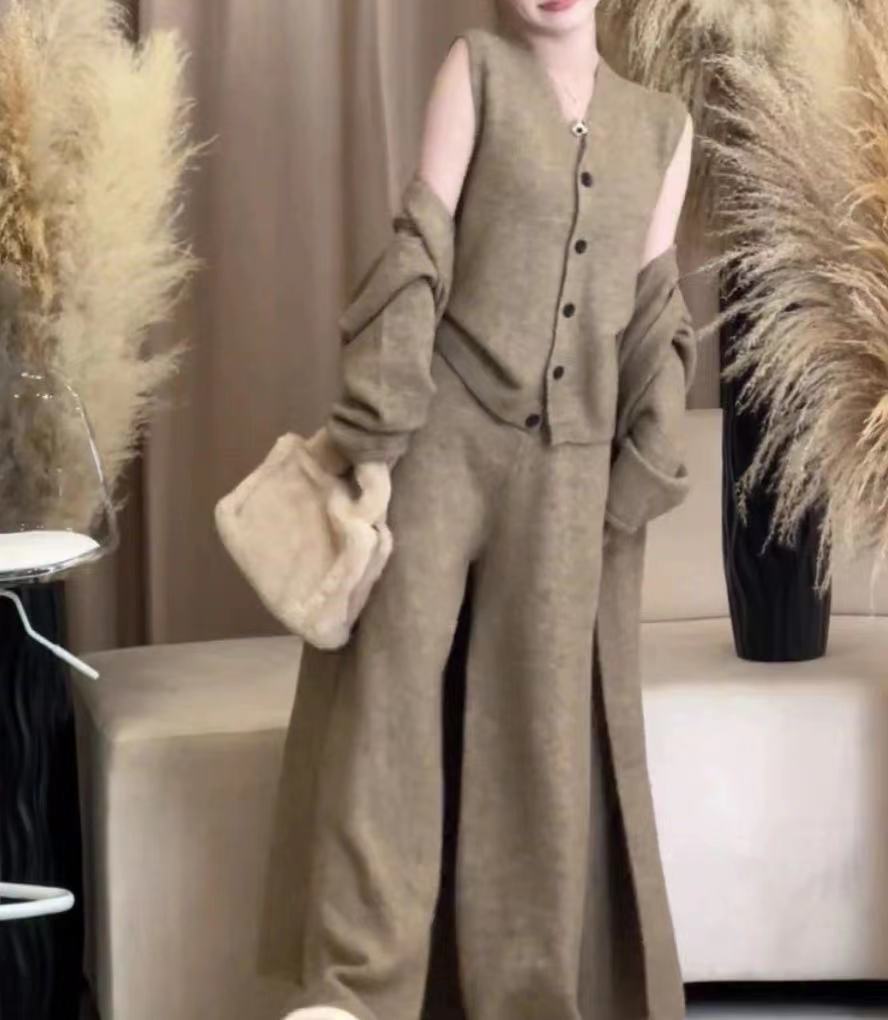 Trivara Knit Luxe Set