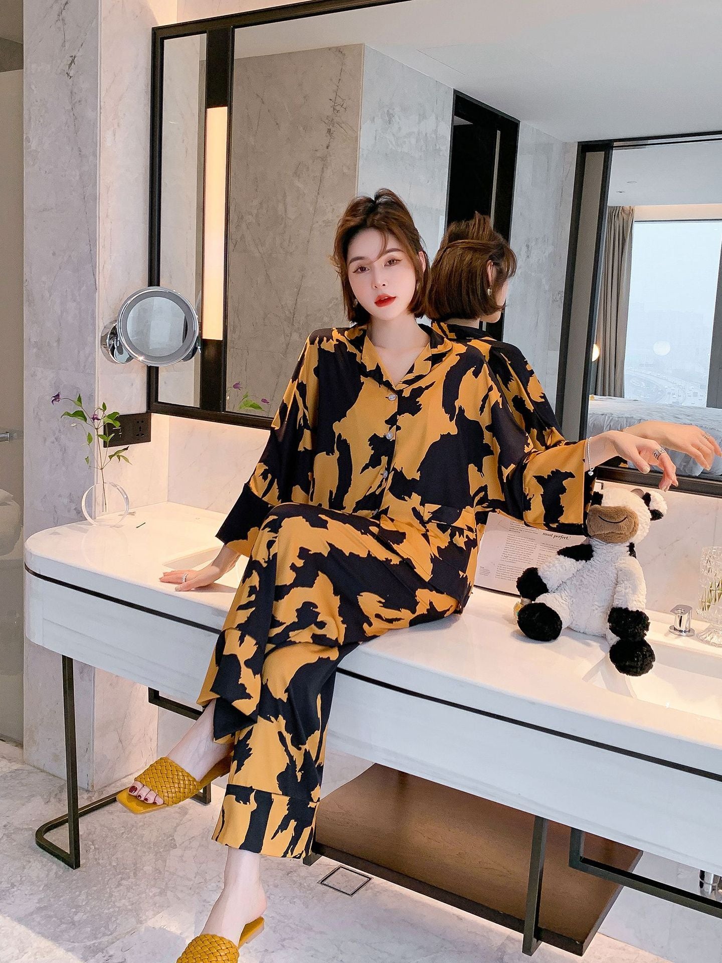 Silk New Women's Home Wear Pajamas Set