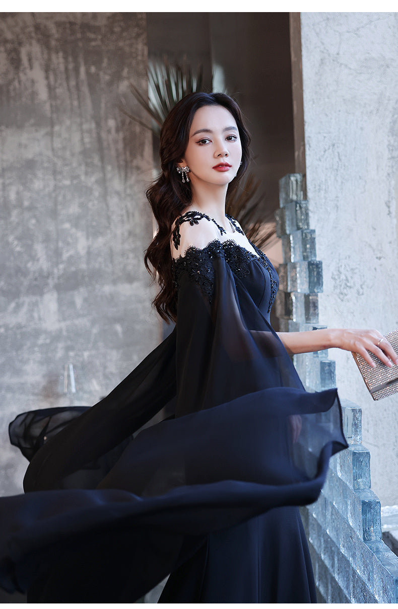 The Noire Élise Gown