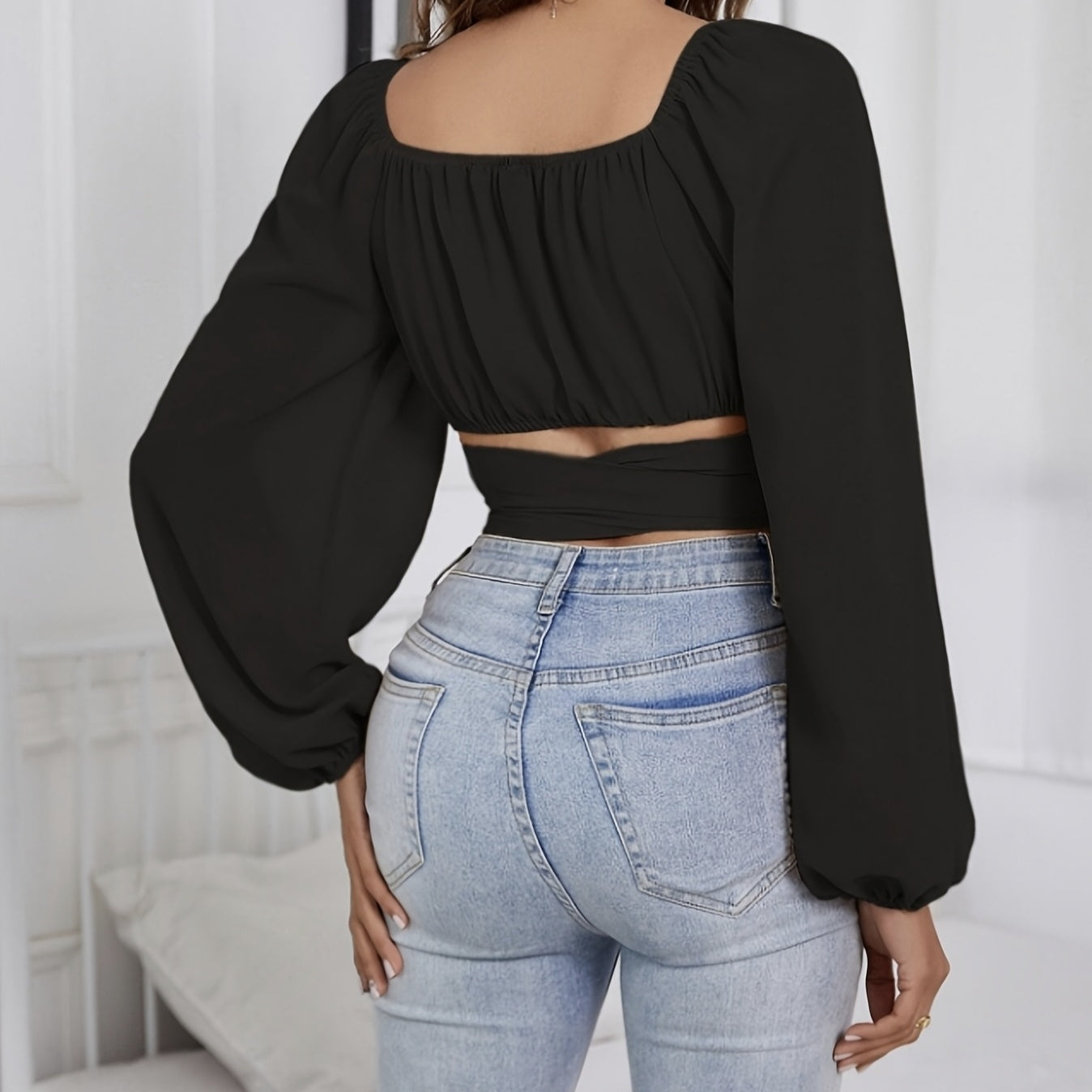 Seloura Charm Crop