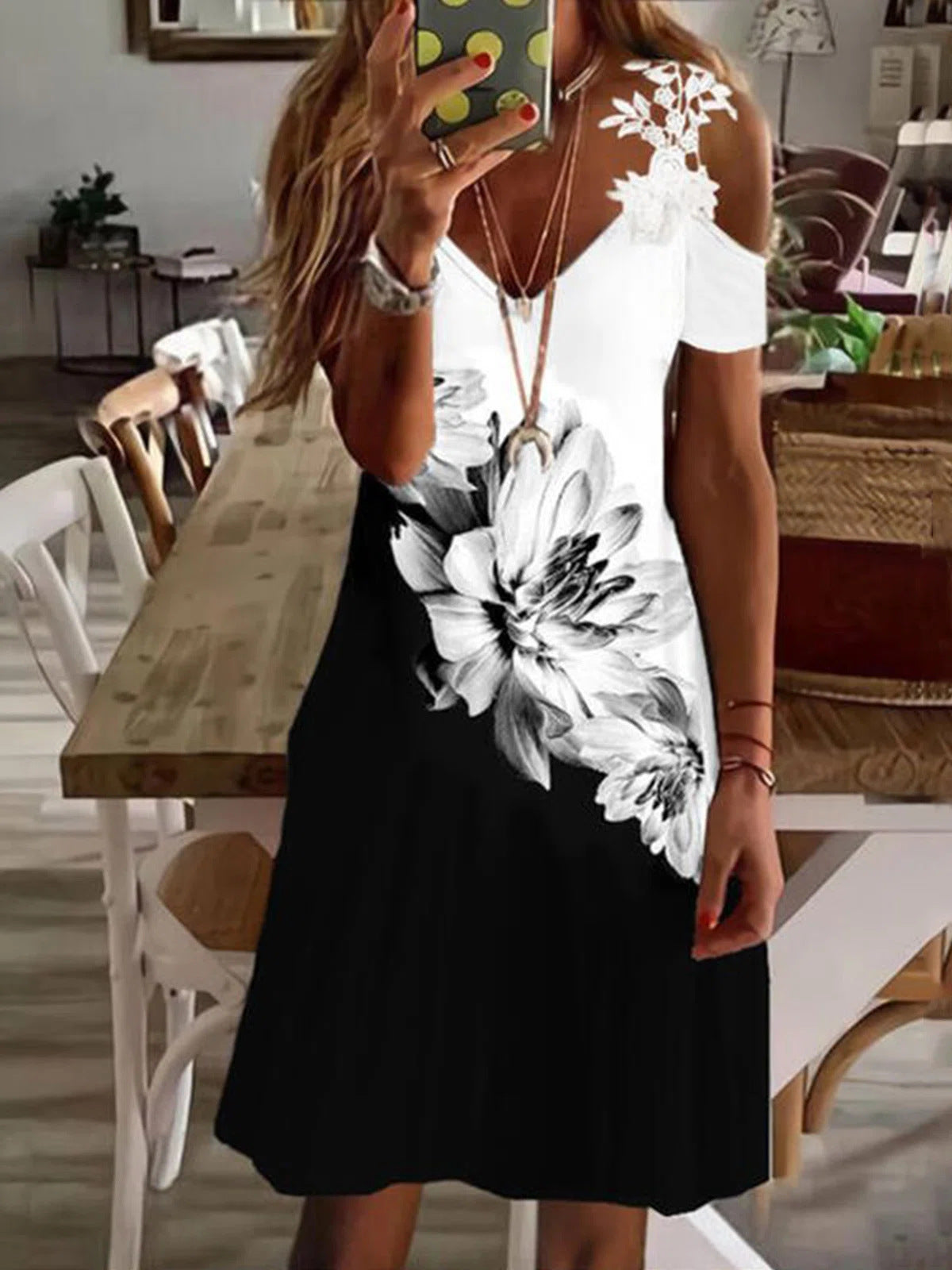 Milk Silk Strap Type V-neck Dress