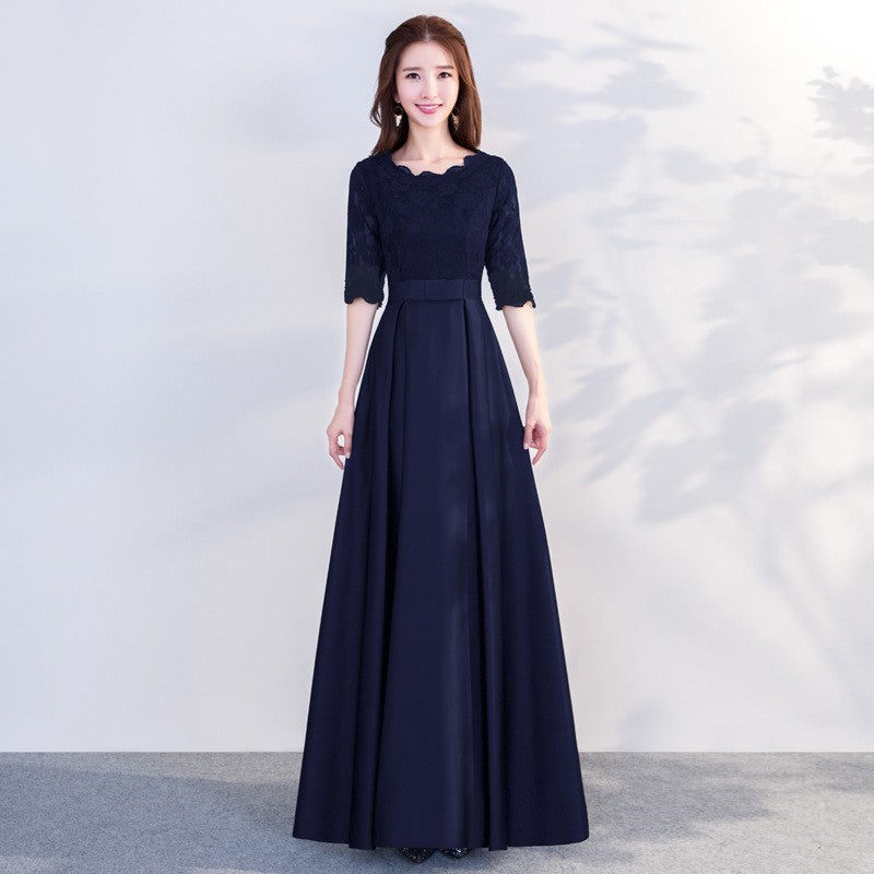 Noir Élan Gown