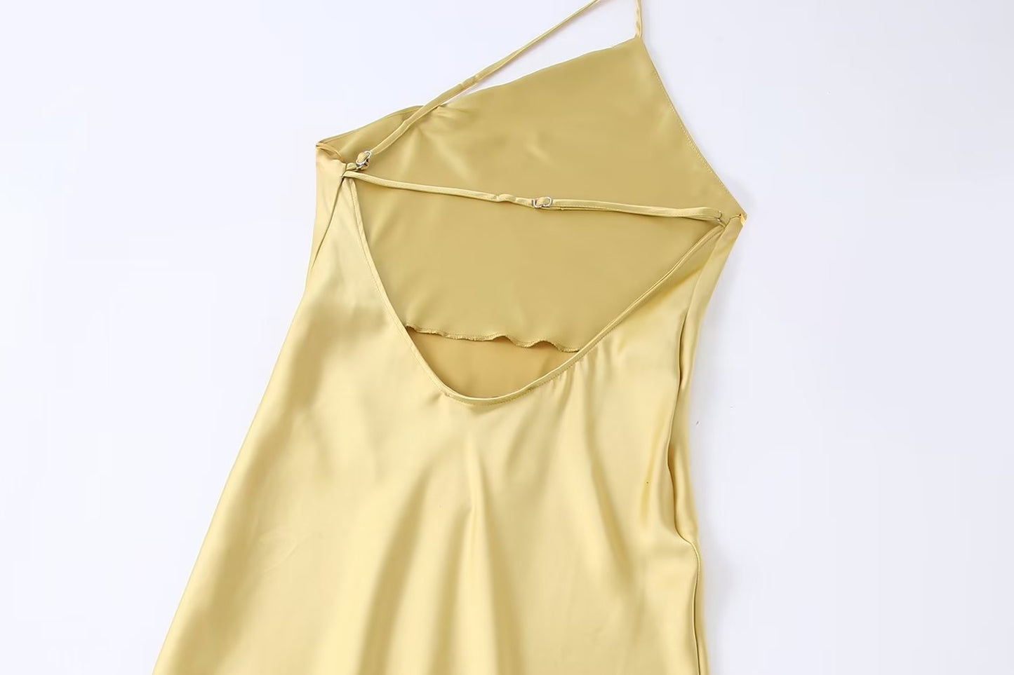 One Shoulder Asymmetric Silk Satin Texture Waist Pulling Dress