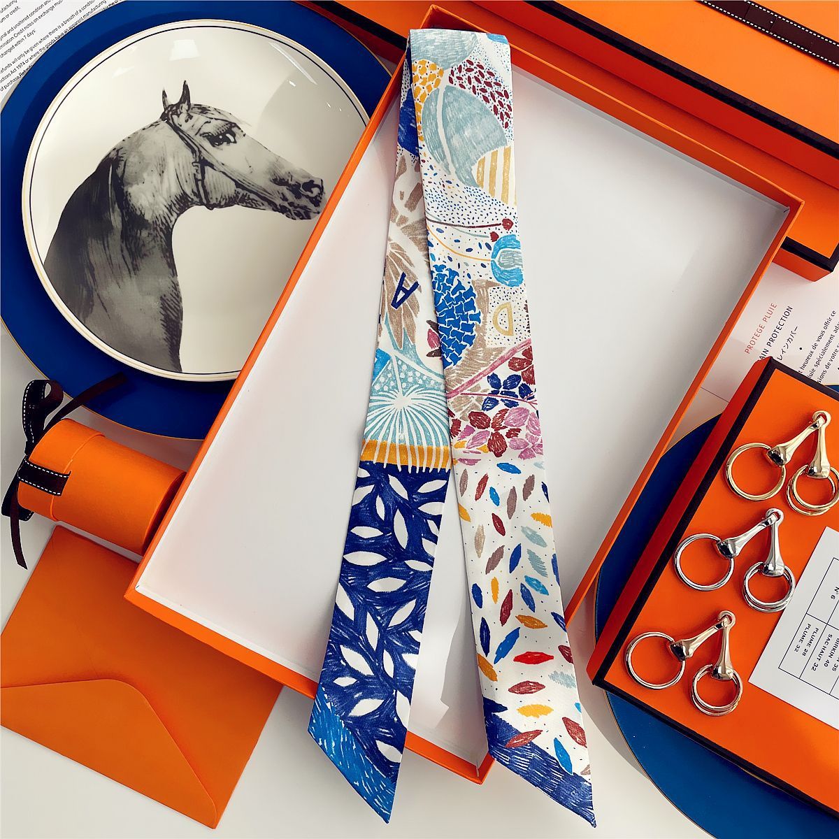 Fashion Arm Bag Silk Scarf