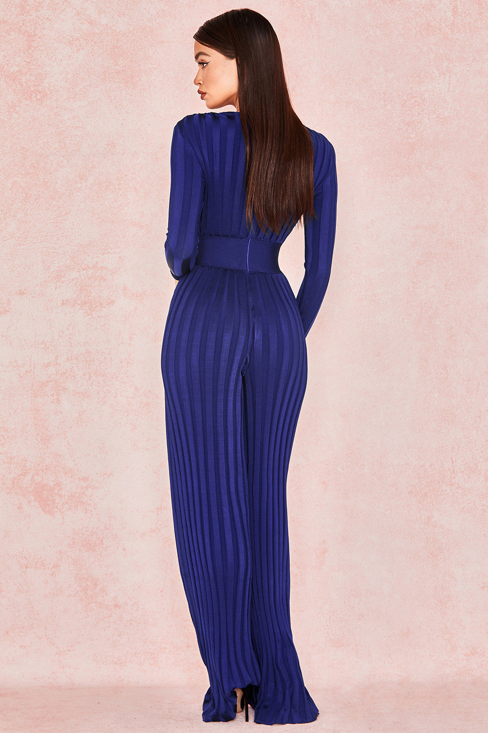 Stratta CurveSuit