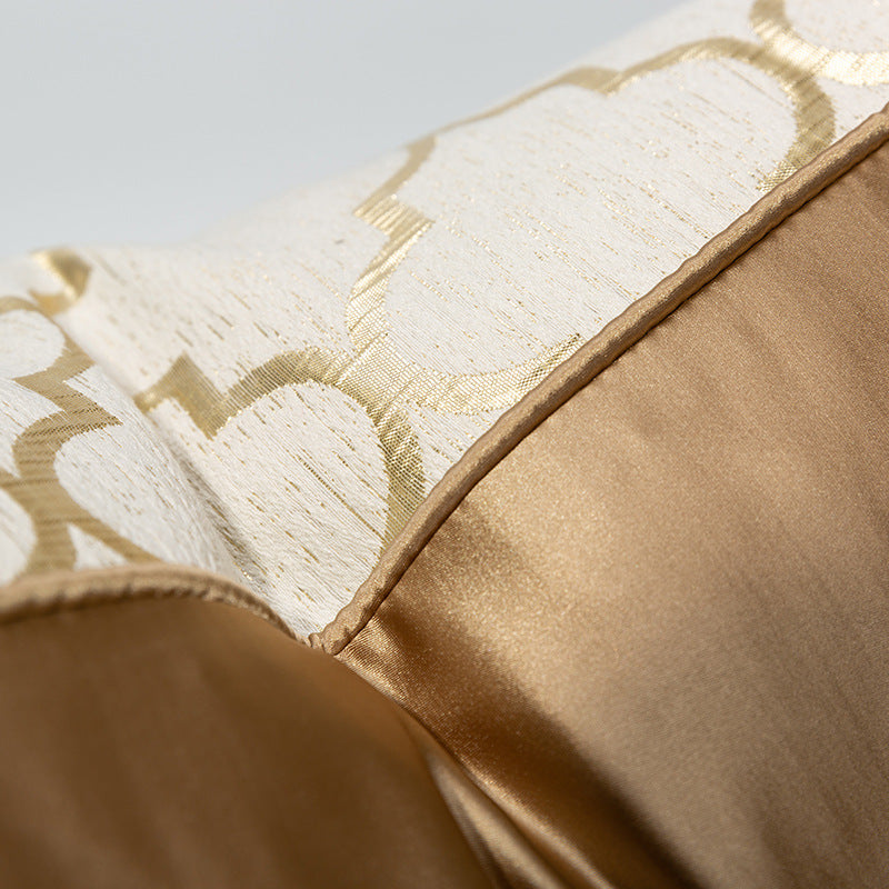 Diamond-shaped champagne gold pillowcase