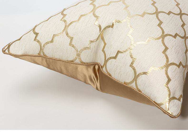 Diamond-shaped champagne gold pillowcase