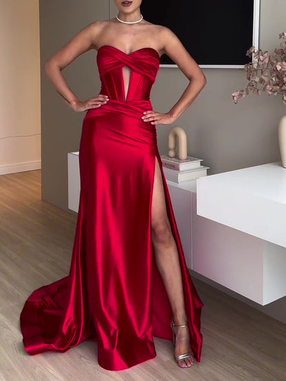 "Scarlet Élan – Infinite Flame Gown"