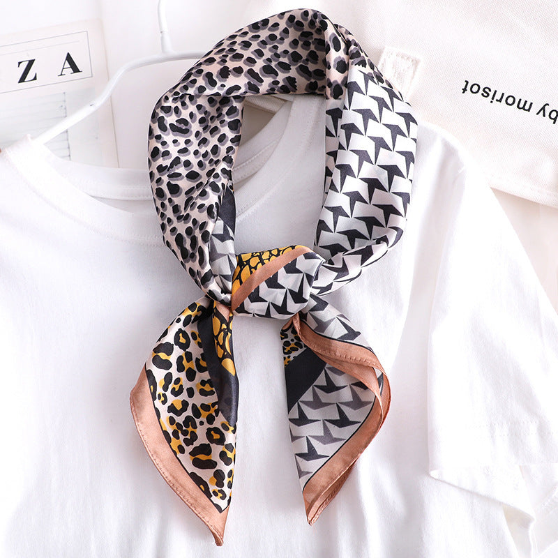 Vintage Leopard Print Women's Sweet Print Sunscreen Silk Scarf