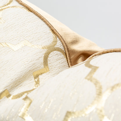 Diamond-shaped champagne gold pillowcase