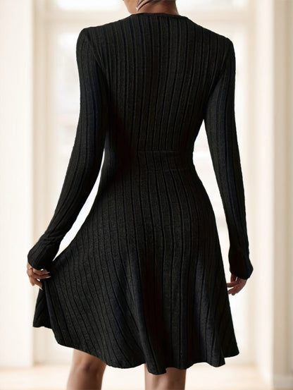 Noir Élan Gown