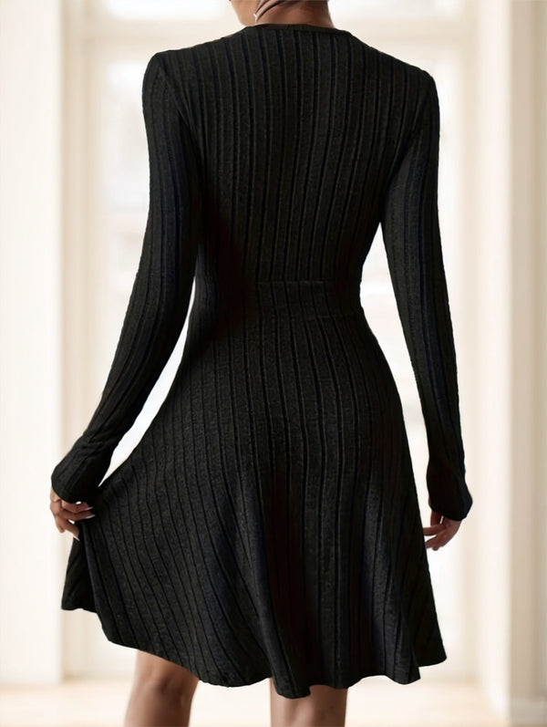 Noir Élan Gown