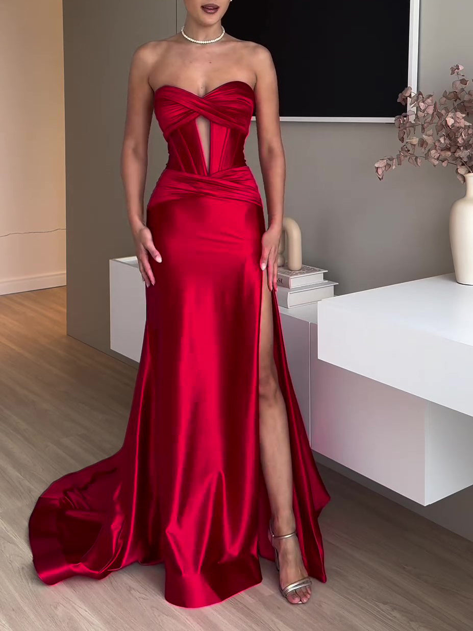 "Scarlet Élan – Infinite Flame Gown"