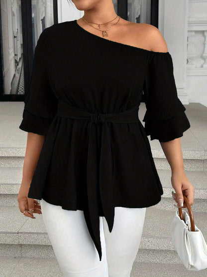 Curva Chic One-Shoulder Blouse