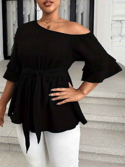 Curva Chic One-Shoulder Blouse