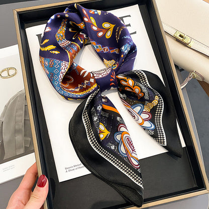 Women's Vintage Print Fashion Silk Square Scarf
