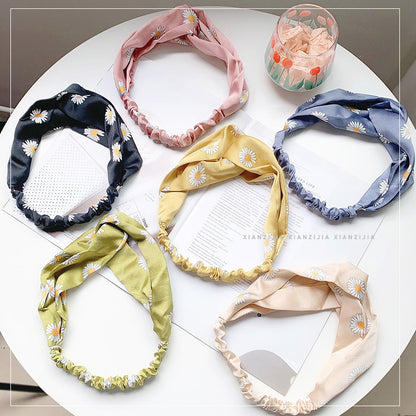 Small Daisy silk light hair hoop
