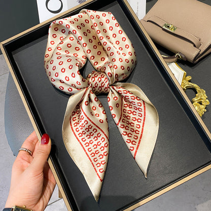 Women's Vintage Print Fashion Silk Square Scarf