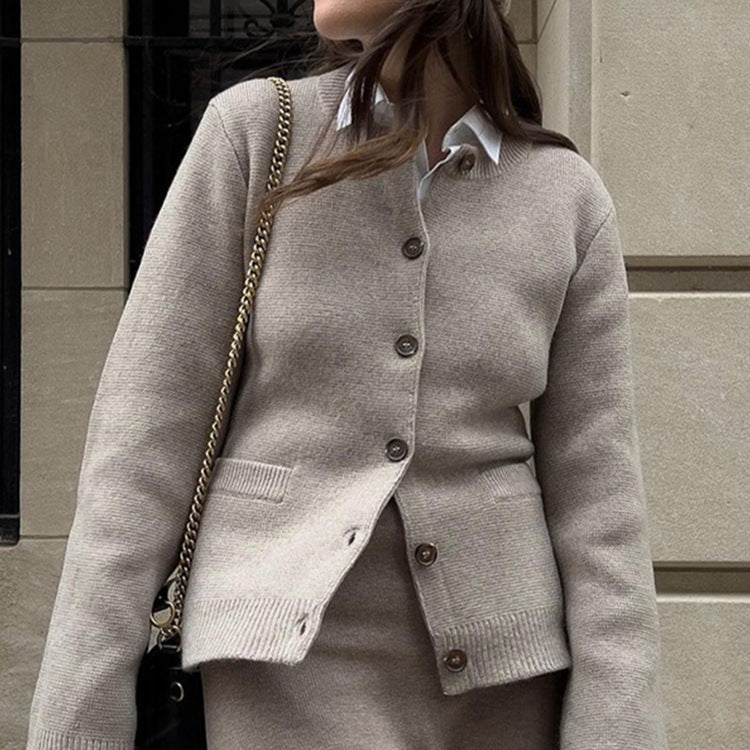 Elegra Slim Cropped Cardigan