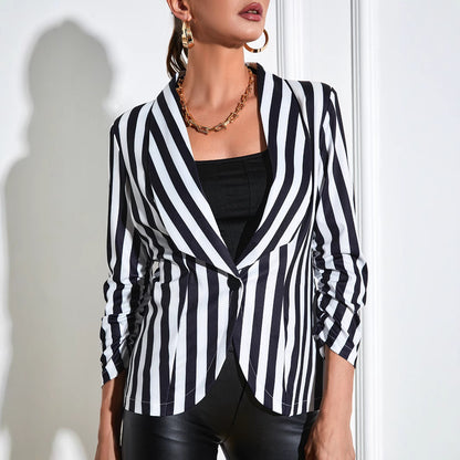 Élan Pleat Cropped Suit Jacket